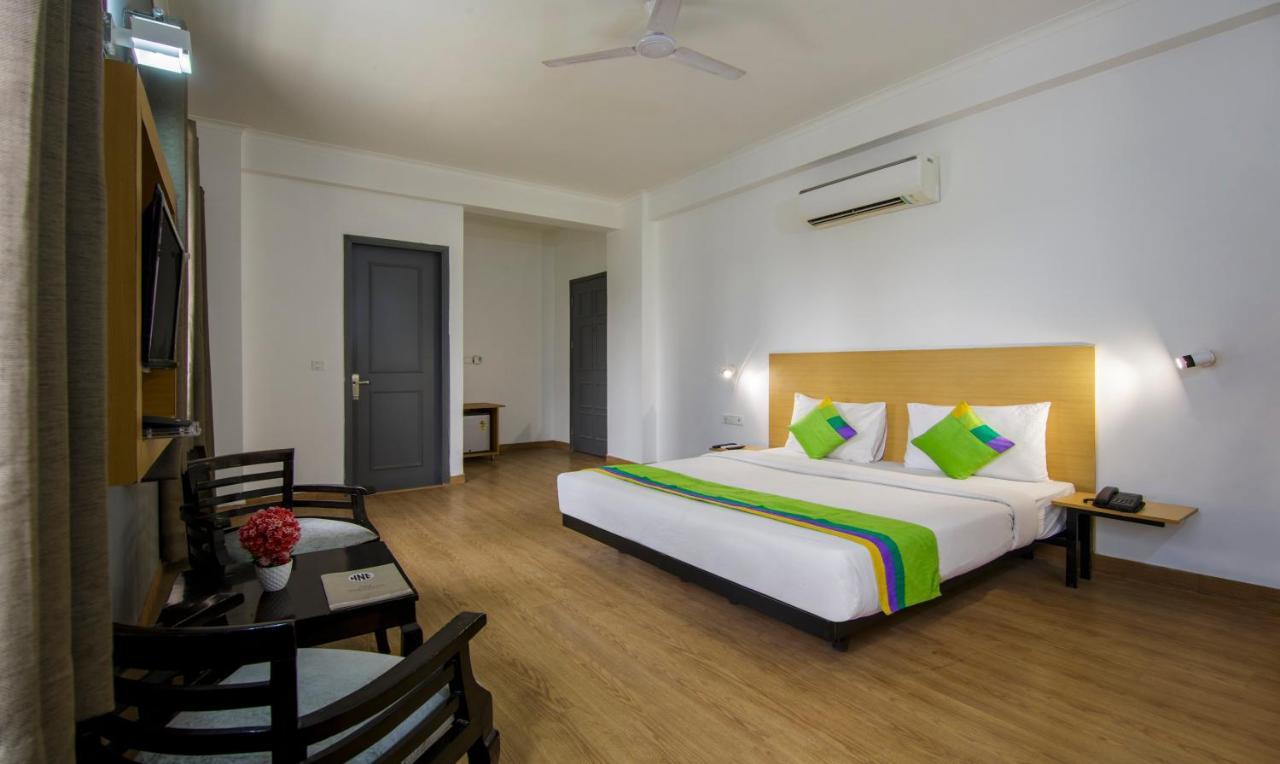 Treebo Noida Express Hotel Exterior photo